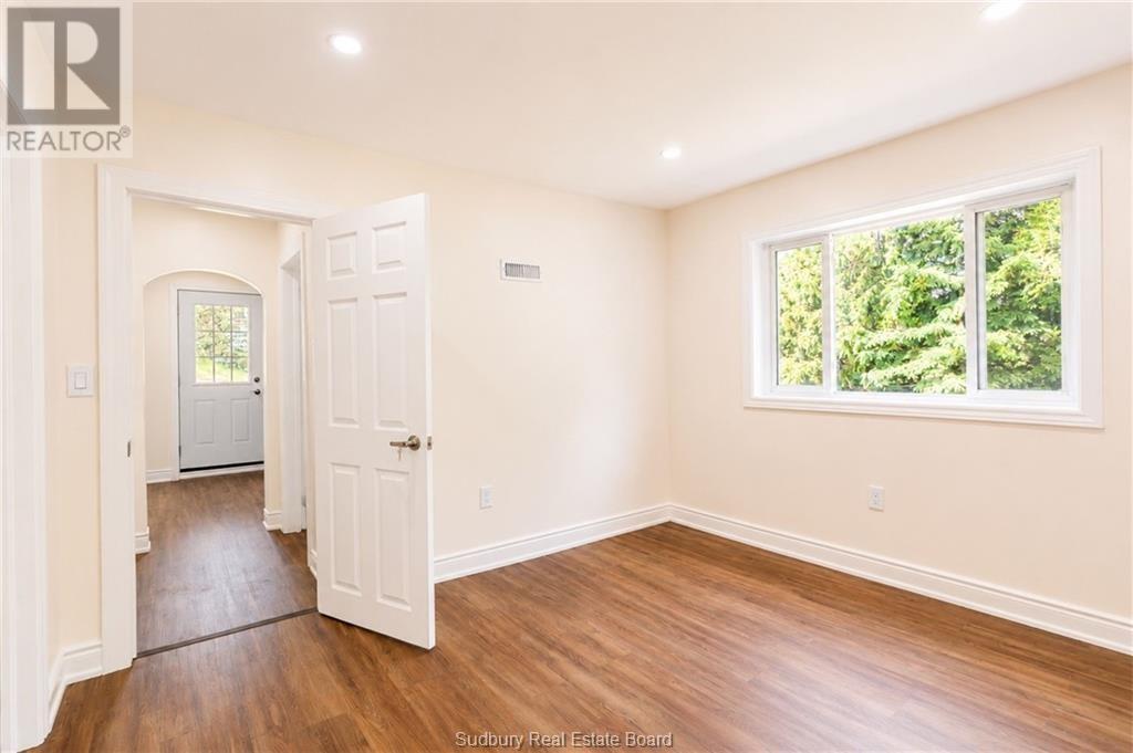 582 Ash Street Property Photo 12