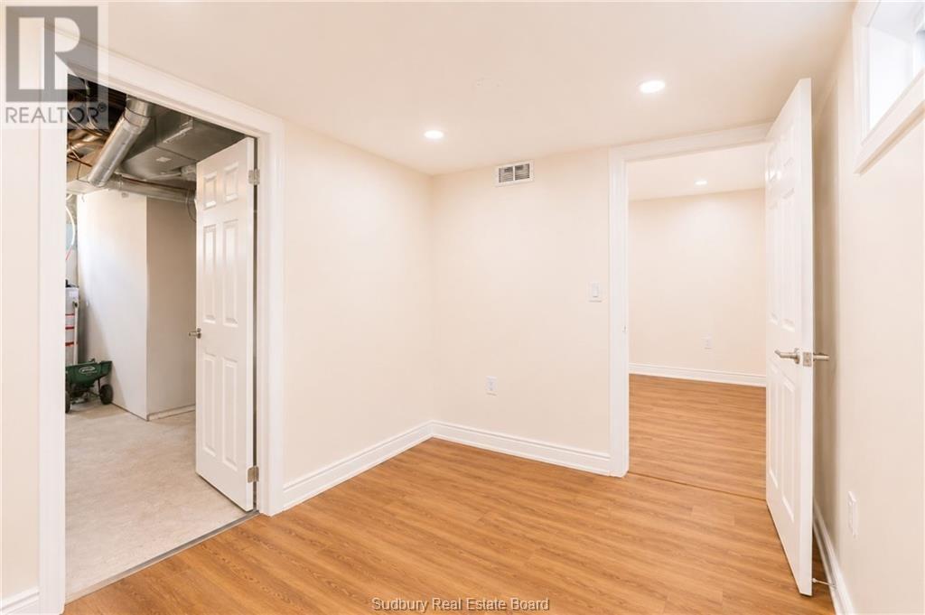 582 Ash Street Property Photo 16