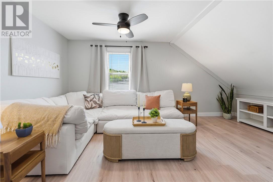 216 Bond Street Property Photo 2