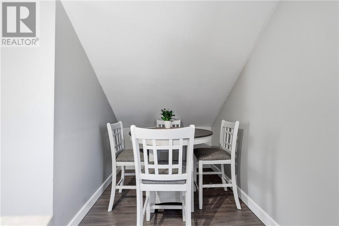 216 Bond Street Property Photo 16