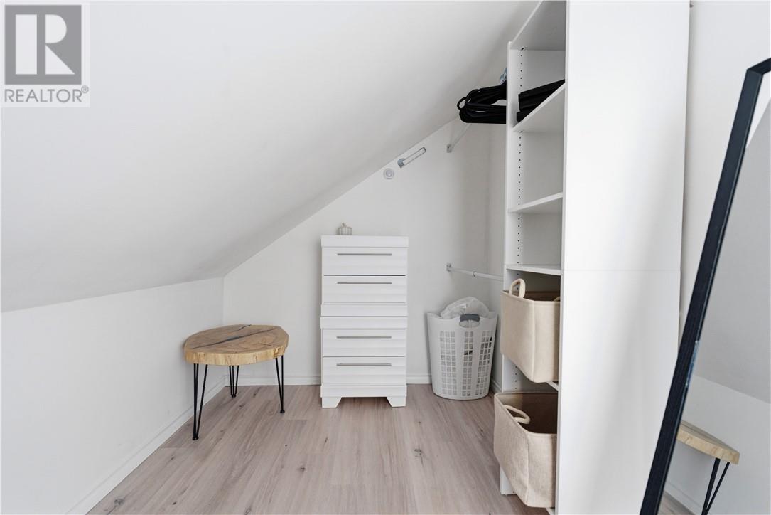 216 Bond Street Property Photo 17