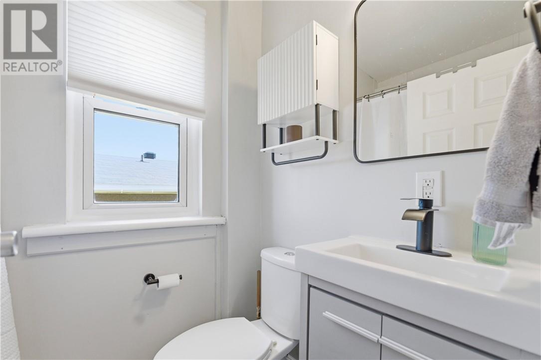 216 Bond Street Property Photo 35