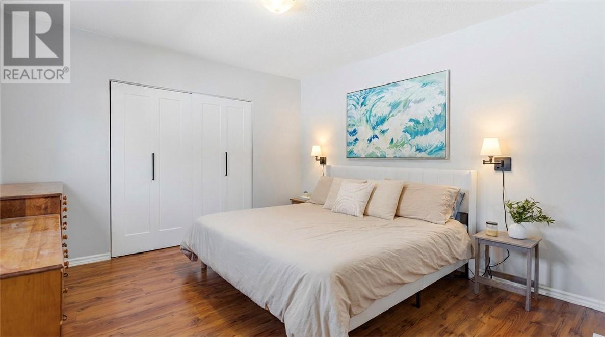 216 Bond Street Property Photo 40