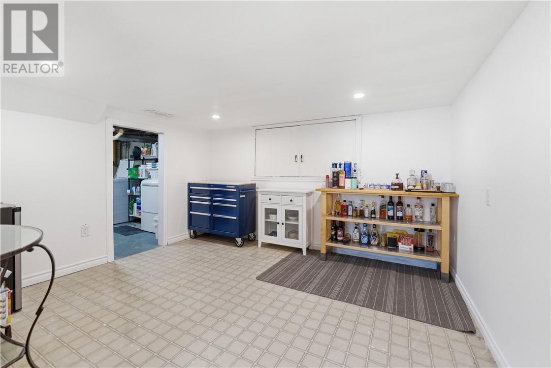 216 Bond Street Property Photo 47