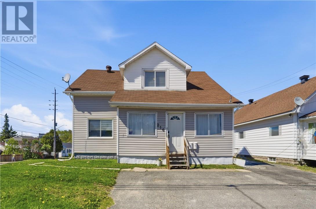 216 Bond Street Property Photo 53