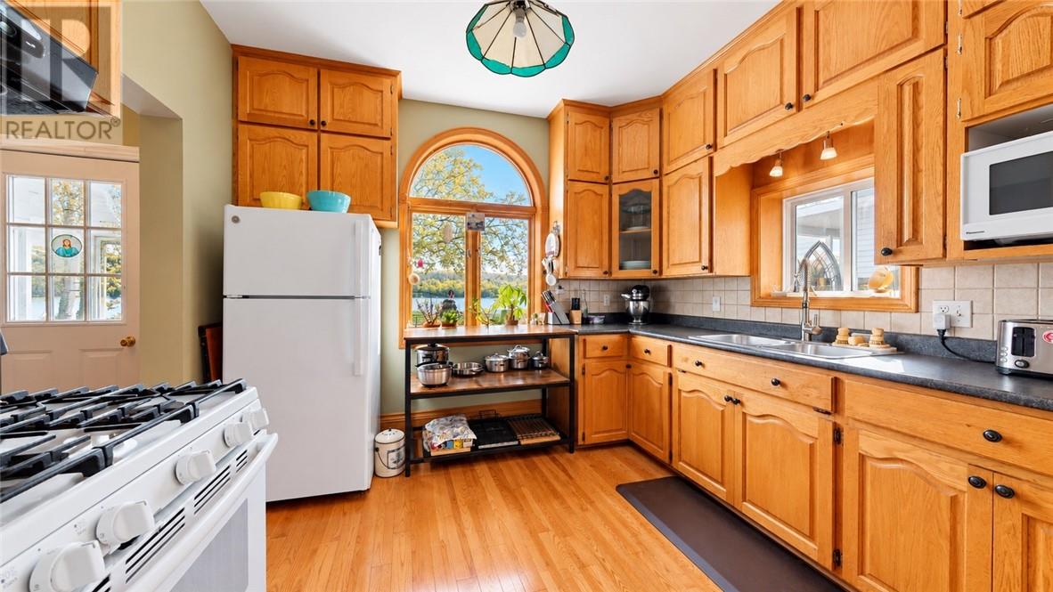 4 Thorburn Property Photo 24