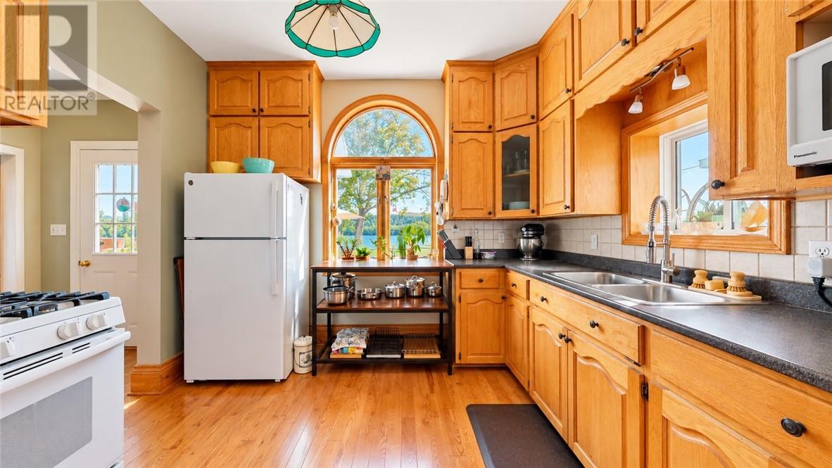 4 Thorburn Property Photo 25