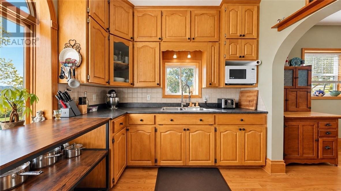 4 Thorburn Property Photo 26