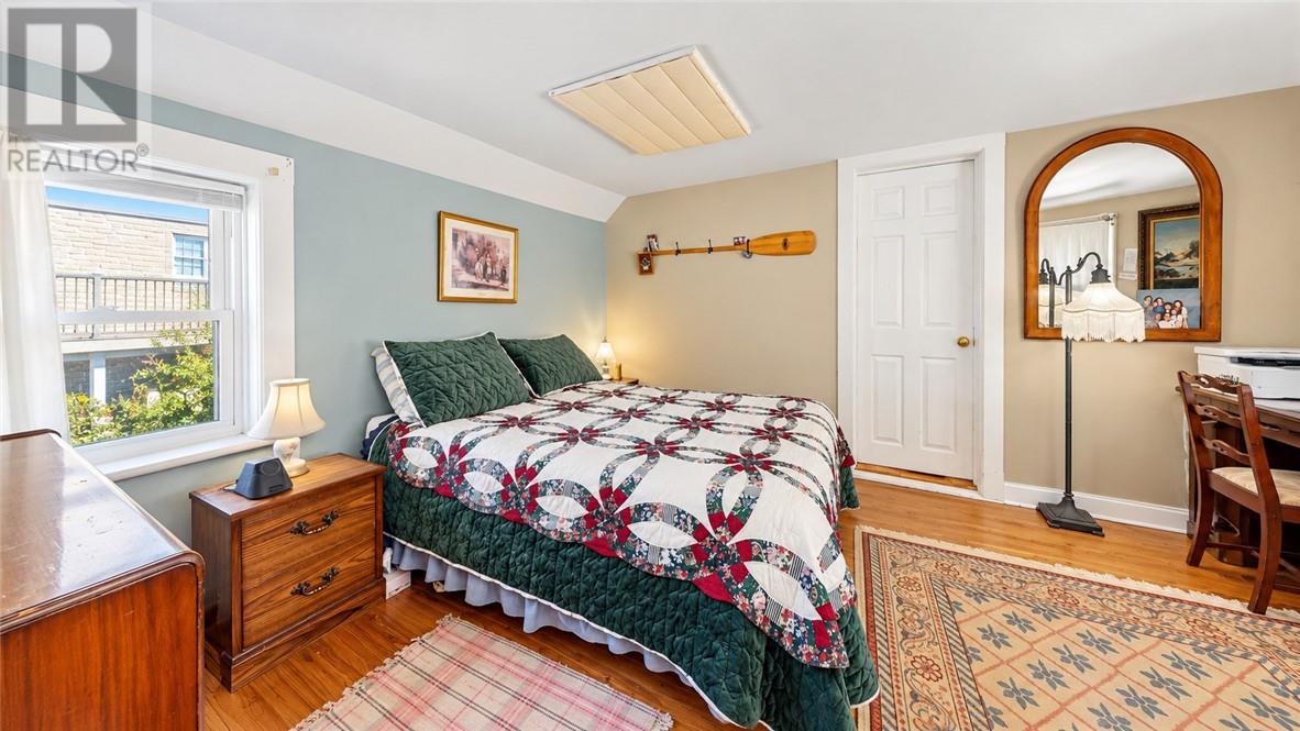 4 Thorburn Property Photo 49