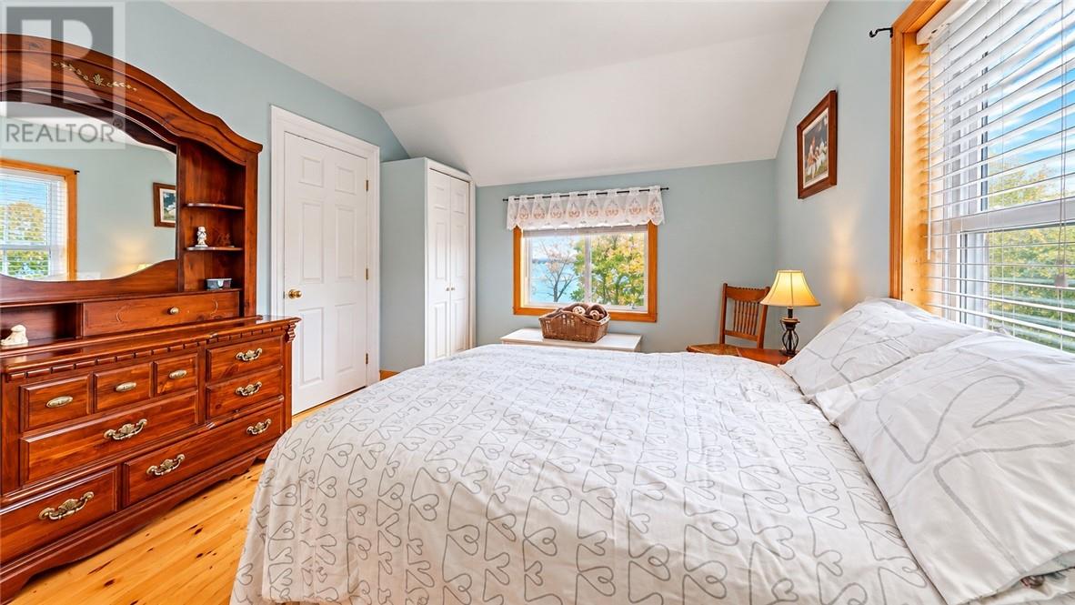 4 Thorburn Property Photo 56