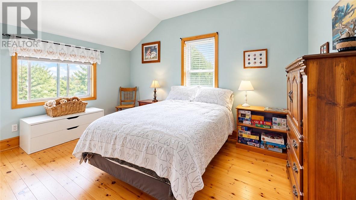 4 Thorburn Property Photo 60