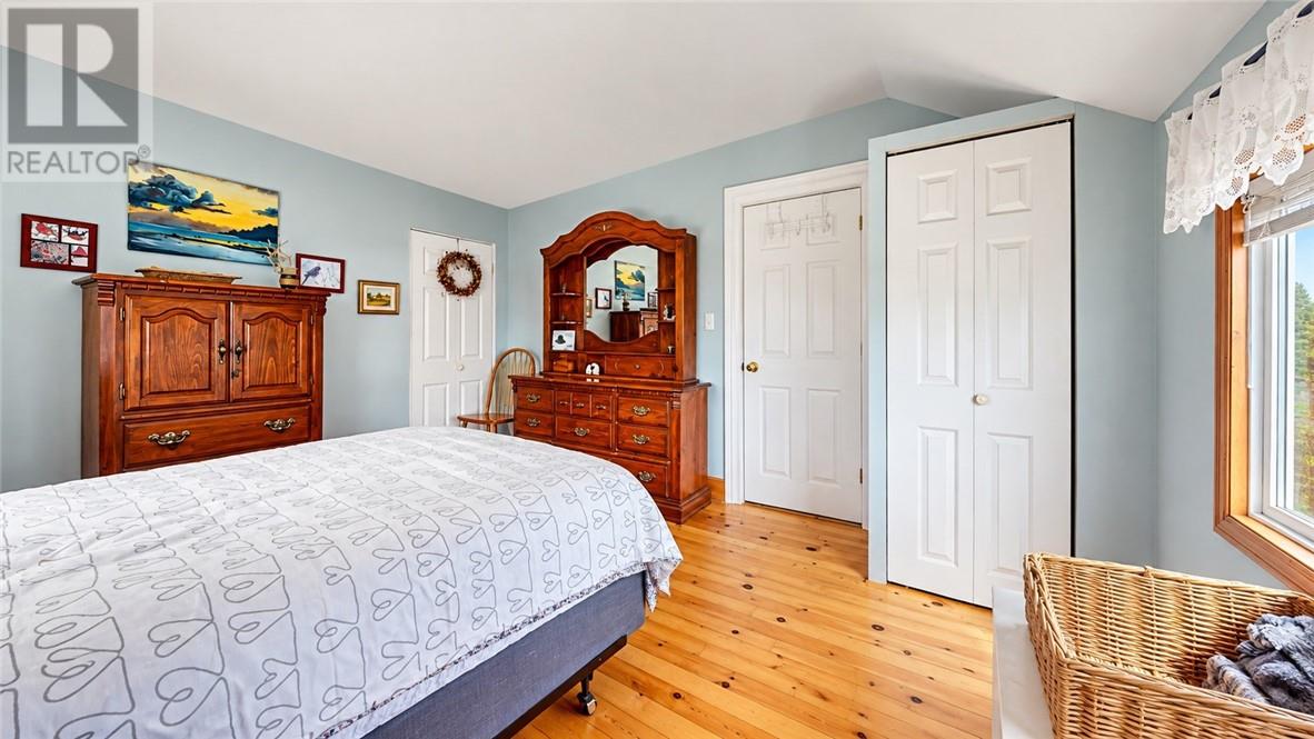 4 Thorburn Property Photo 64