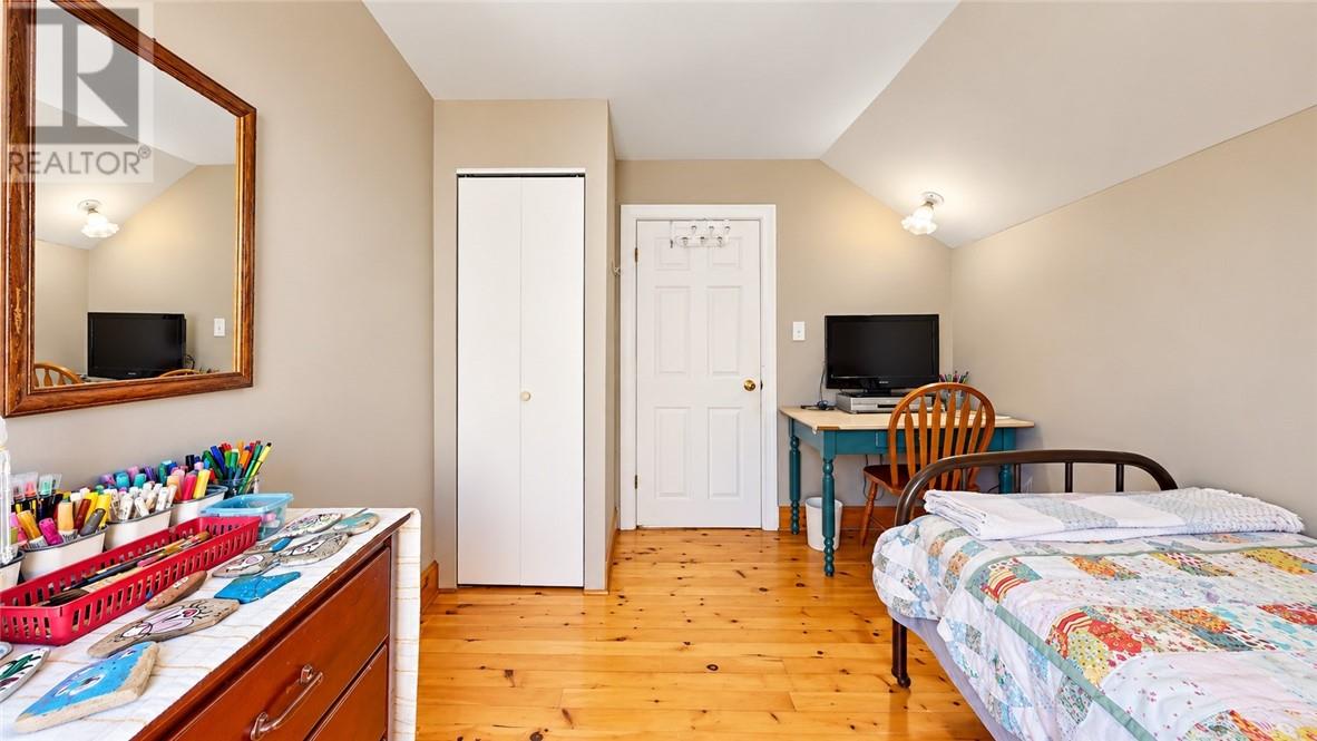4 Thorburn Property Photo 65