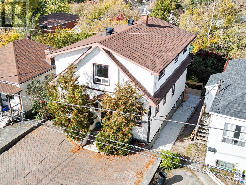 426 Elm Street Property Photo 3