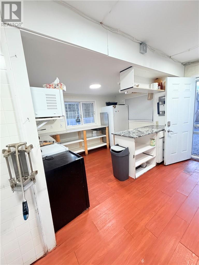 90 Main Property Photo 6