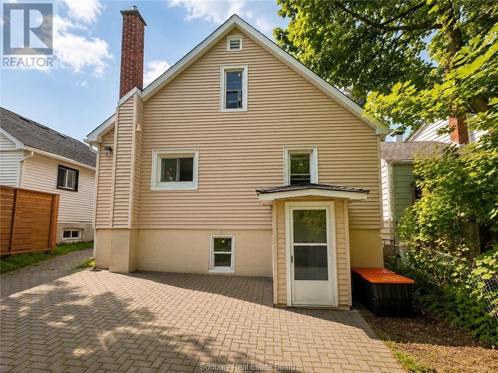 879 Charlotte Property Photo 2