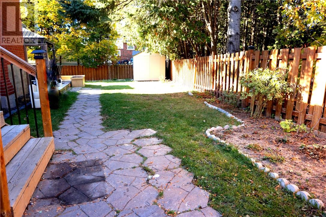 1063 Beaumont Avenue Property Photo 4