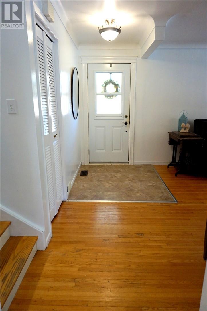 1063 Beaumont Avenue Property Photo 6
