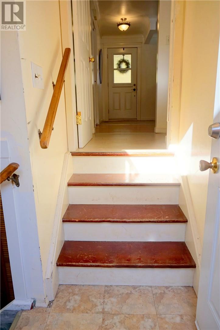 1063 Beaumont Avenue Property Photo 30