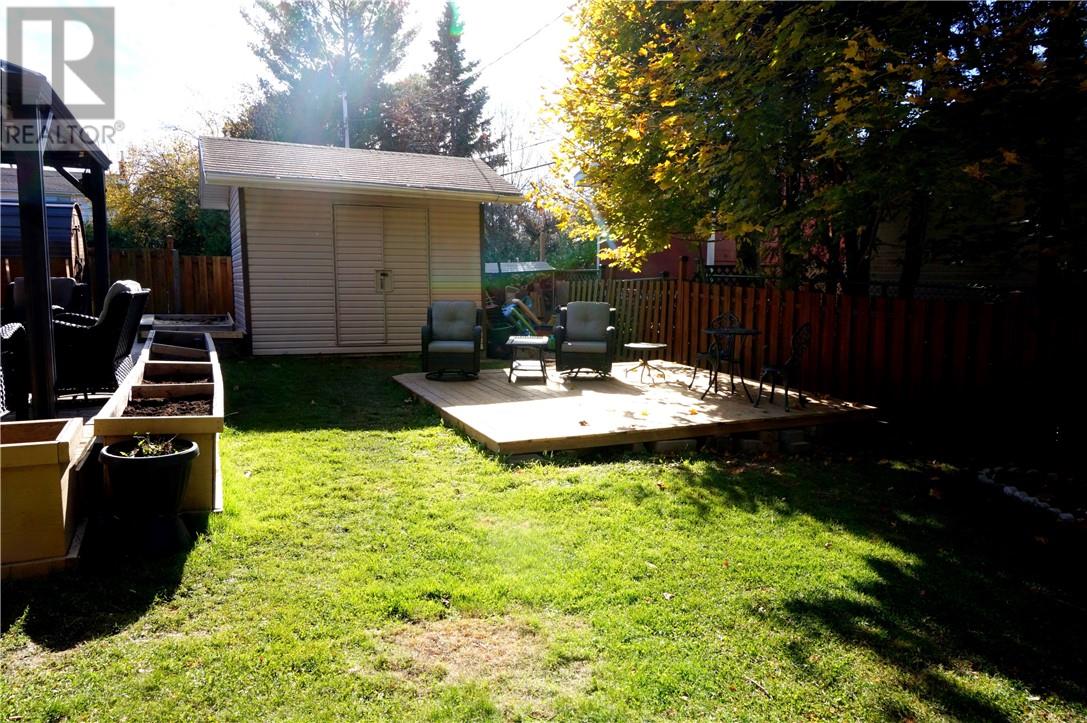 1063 Beaumont Avenue Property Photo 48