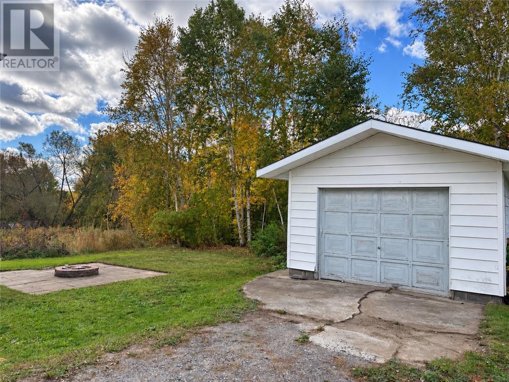1581 Lakeshore Drive Property Photo 2