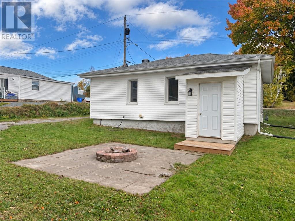 1581 Lakeshore Drive Property Photo 4