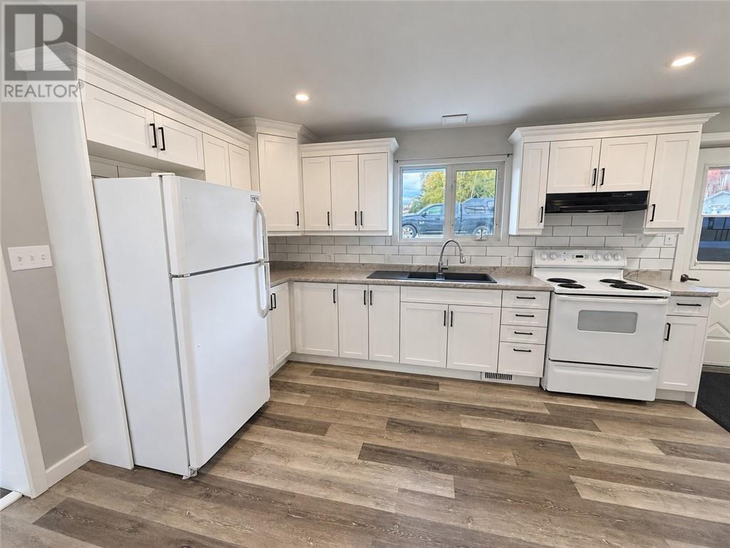 1581 Lakeshore Drive Property Photo 9