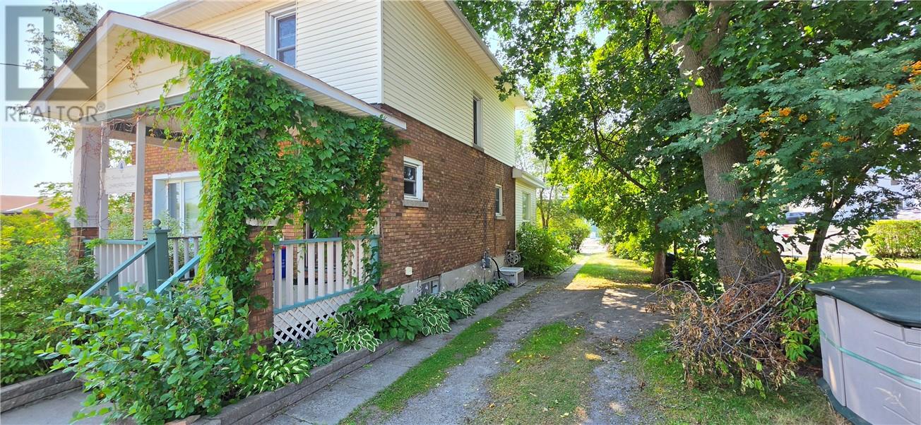 195 Pine Street Property Photo 1