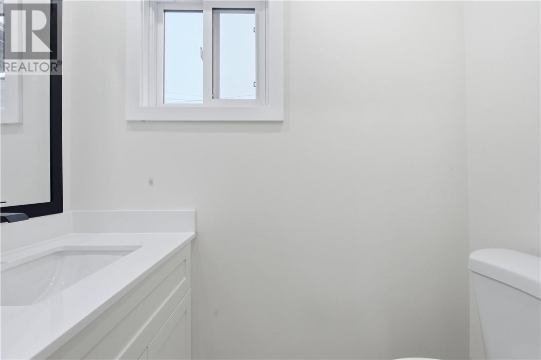 853 Howey Property Photo 5