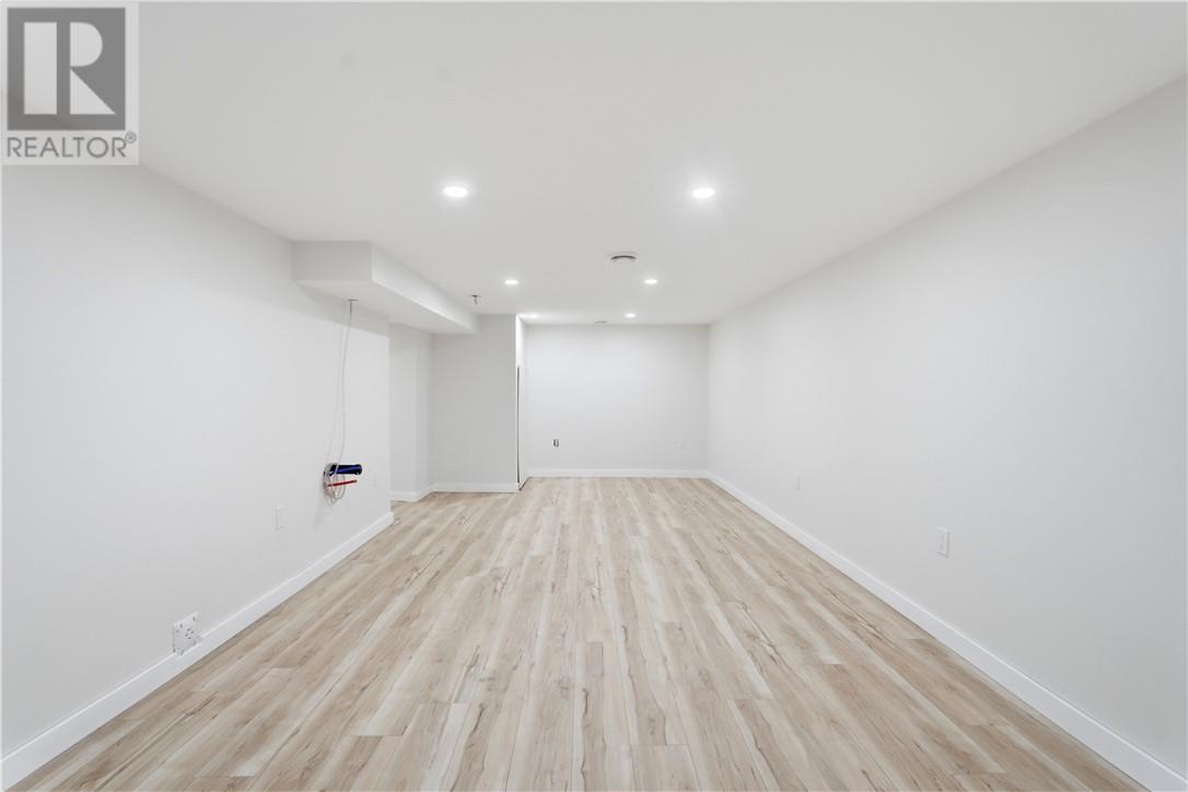 853 Howey Property Photo 33