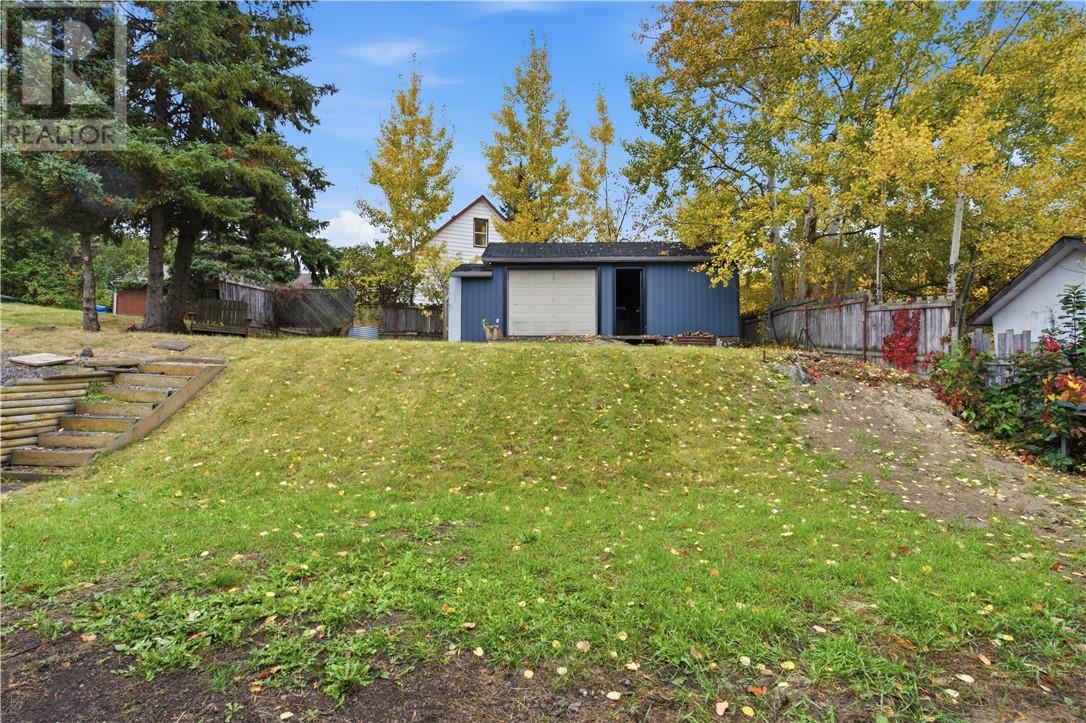 853 Howey Property Photo 34