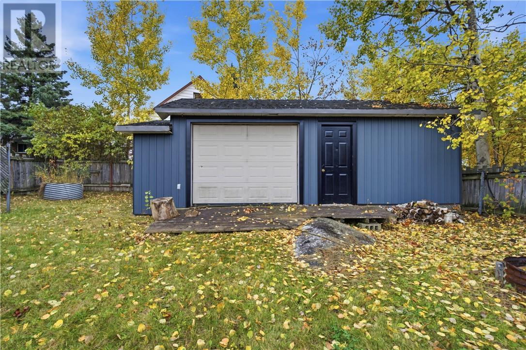 853 Howey Property Photo 35