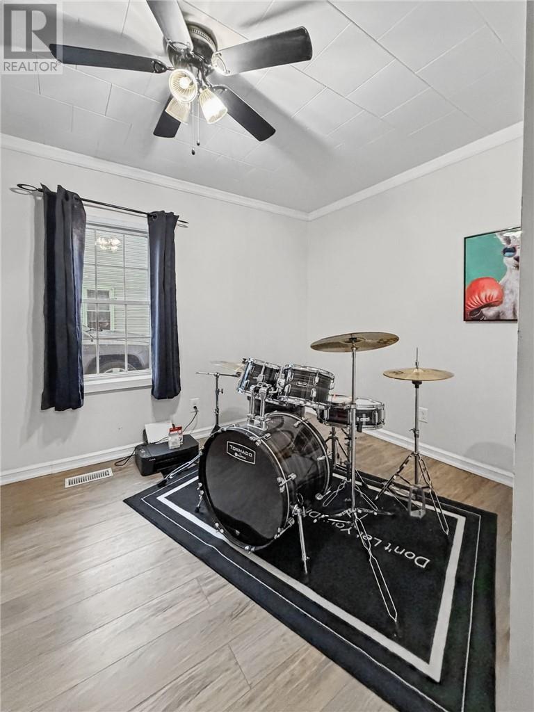 282 Syroid Street Property Photo 14