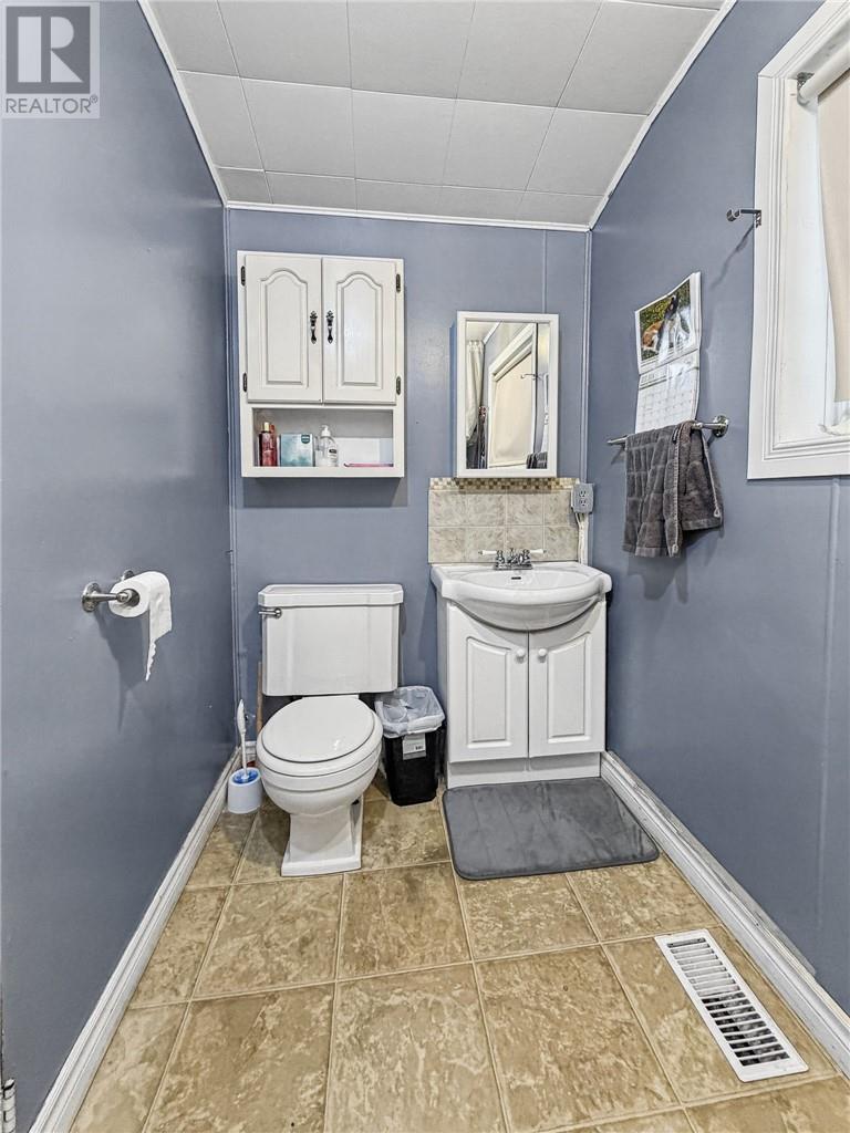 282 Syroid Street Property Photo 15