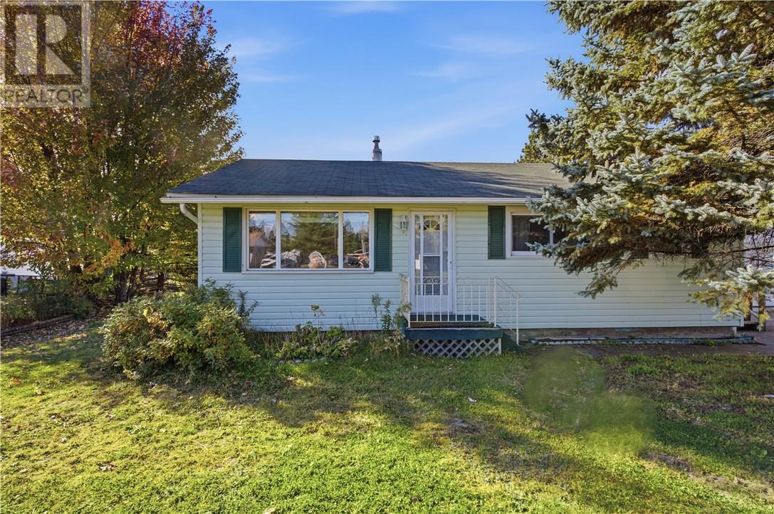 3179 Clifford Crescent Property Photo 2