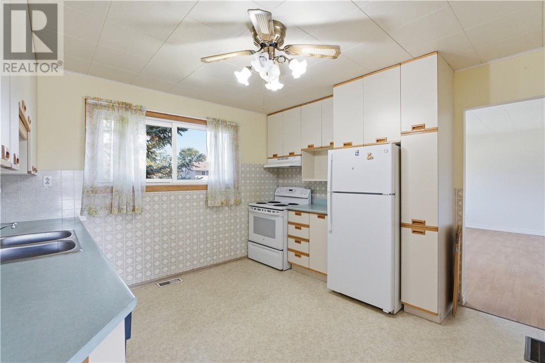 3179 Clifford Crescent Property Photo 9