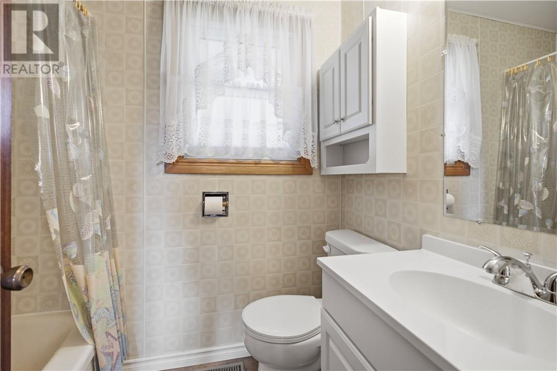 3179 Clifford Crescent Property Photo 11