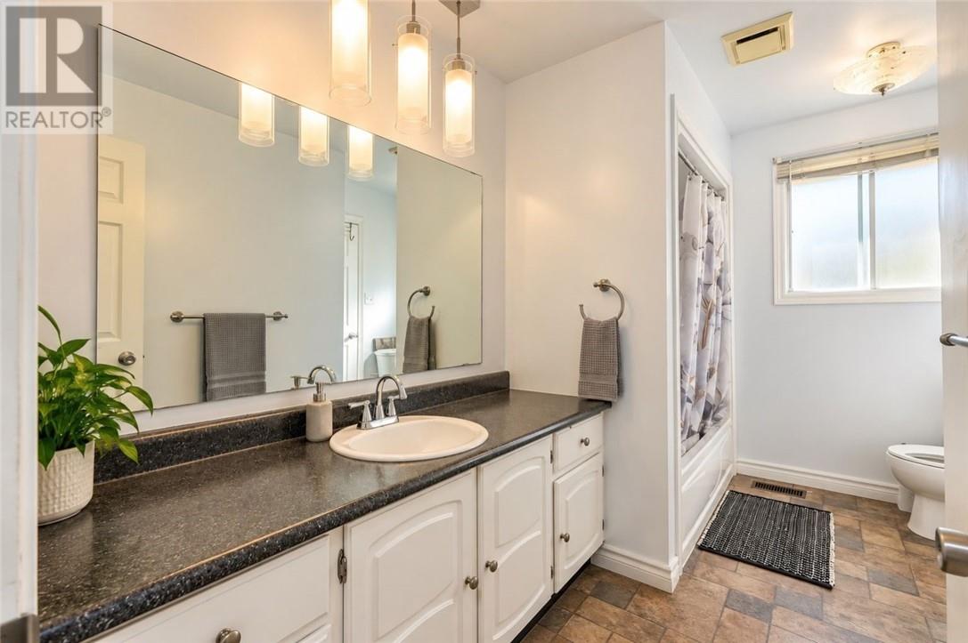 226 Mcnaughton Avenue Property Photo 17