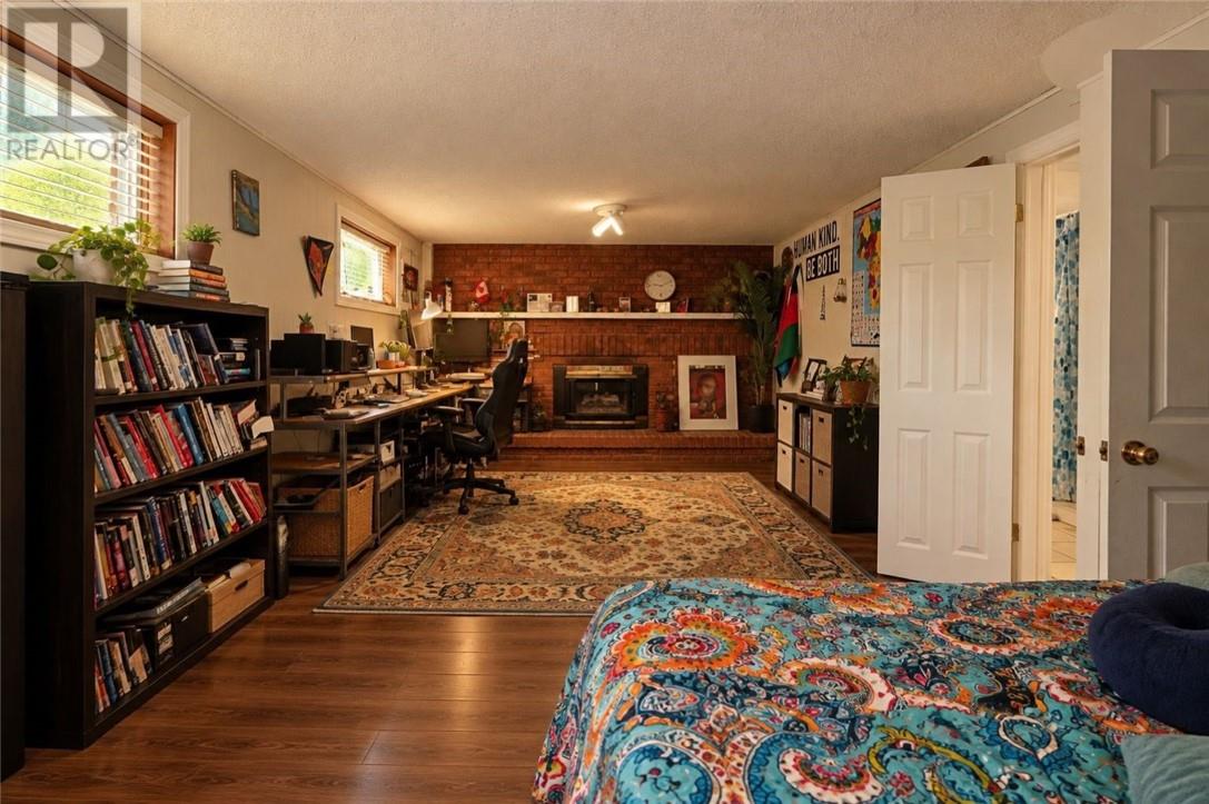 226 Mcnaughton Avenue Property Photo 23