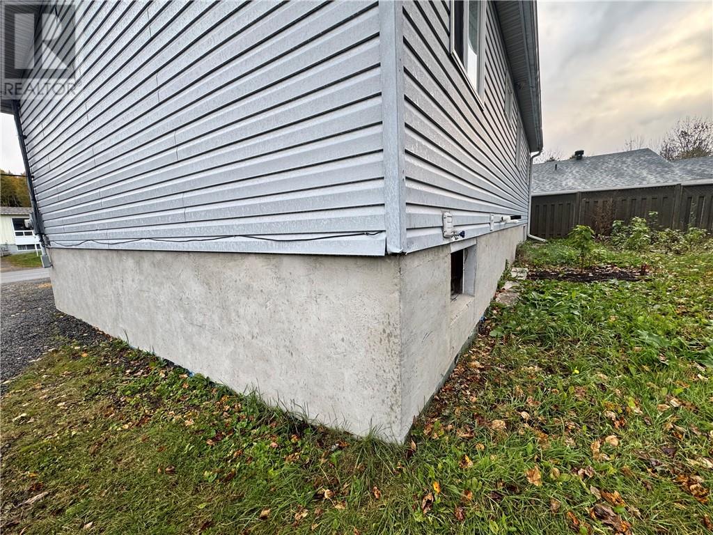 27 Spruce Street Property Photo 2