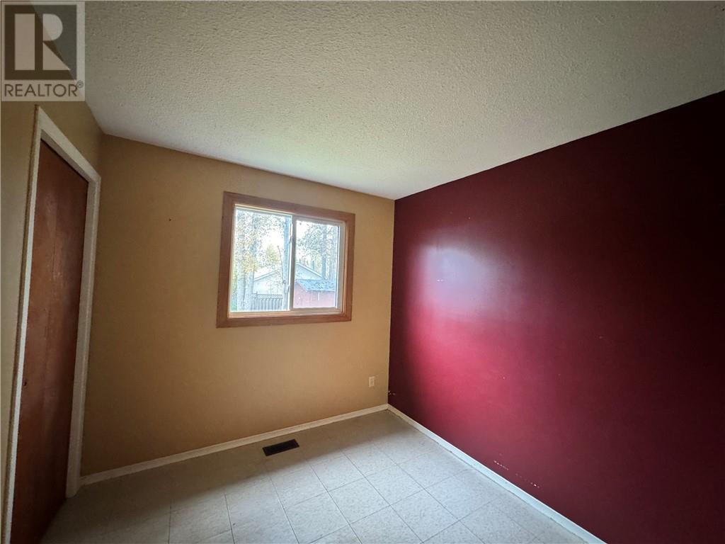 27 Spruce Street Property Photo 6