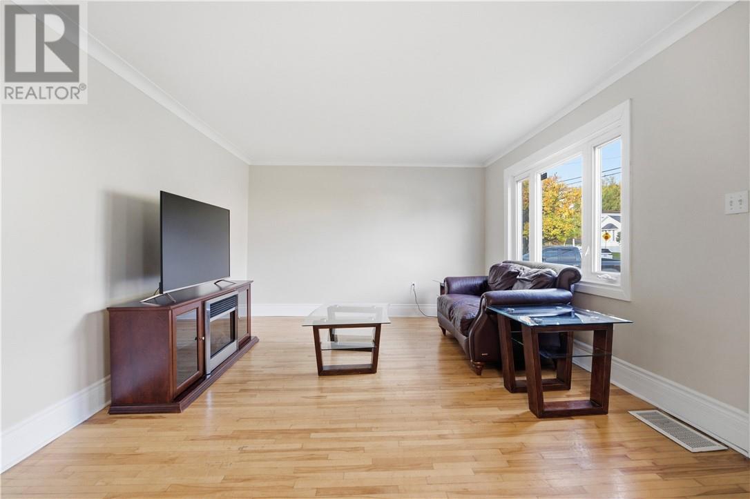 1241 Rideau Property Photo 4