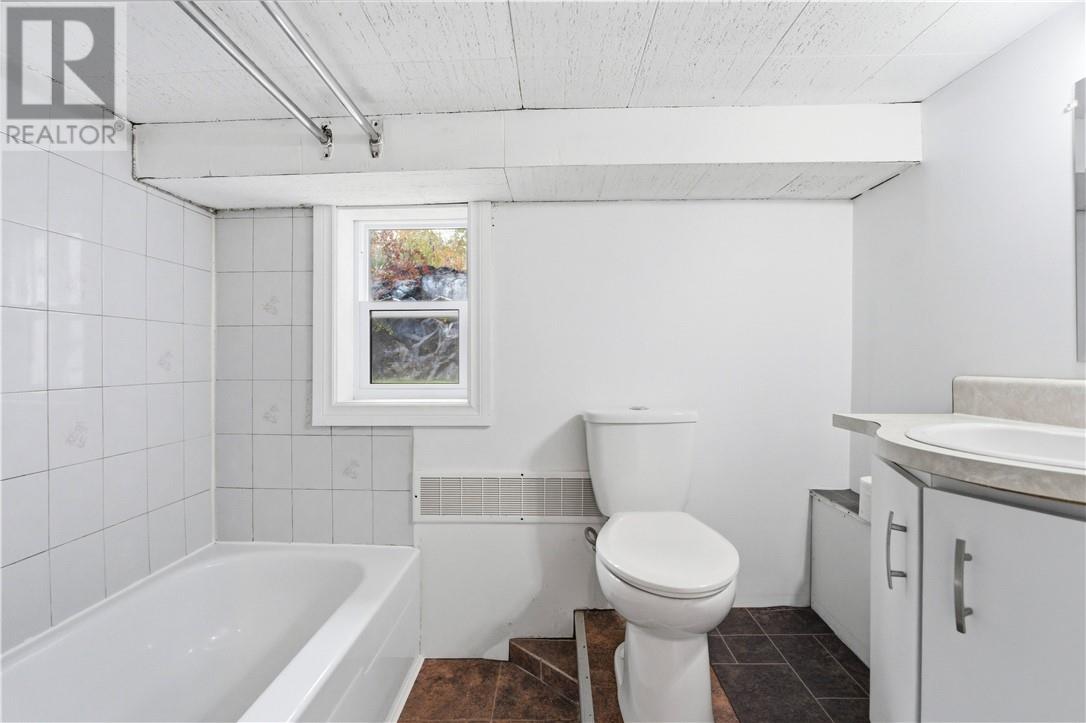 1241 Rideau Property Photo 23