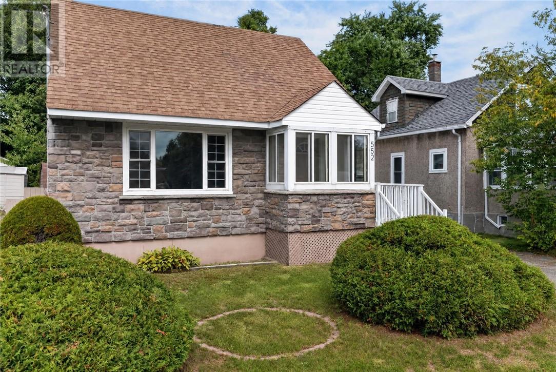 552 Pine Street Property Photo 3
