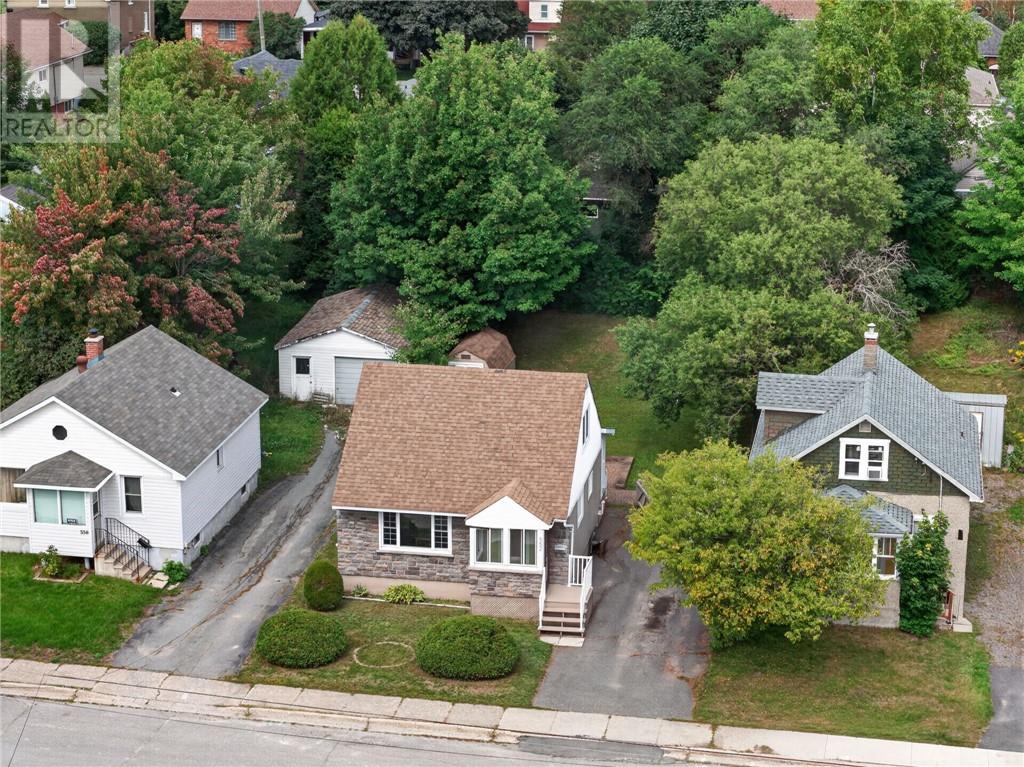 552 Pine Street Property Photo 6