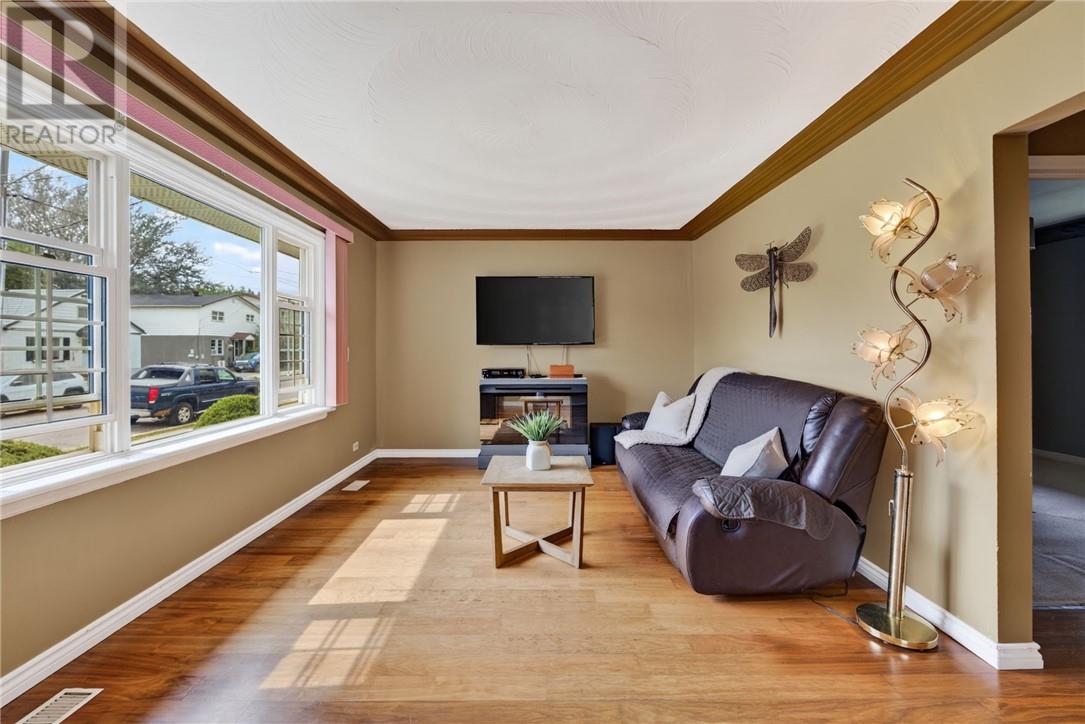 552 Pine Street Property Photo 11