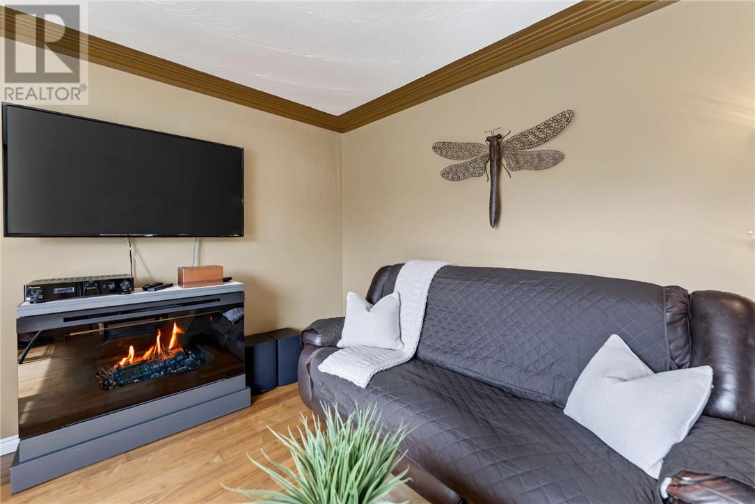 552 Pine Street Property Photo 13