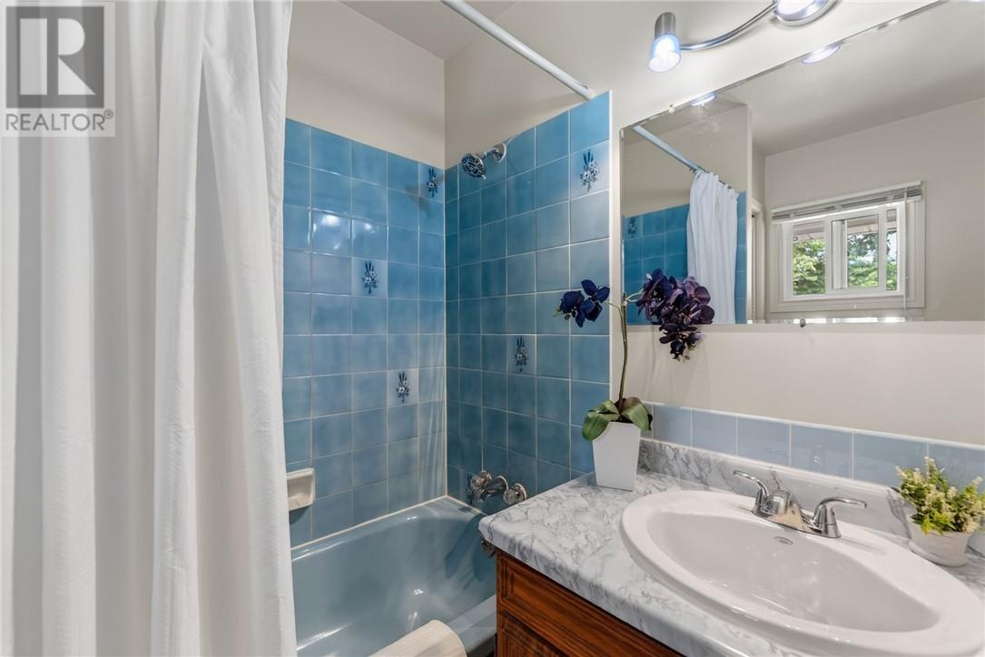 552 Pine Street Property Photo 26