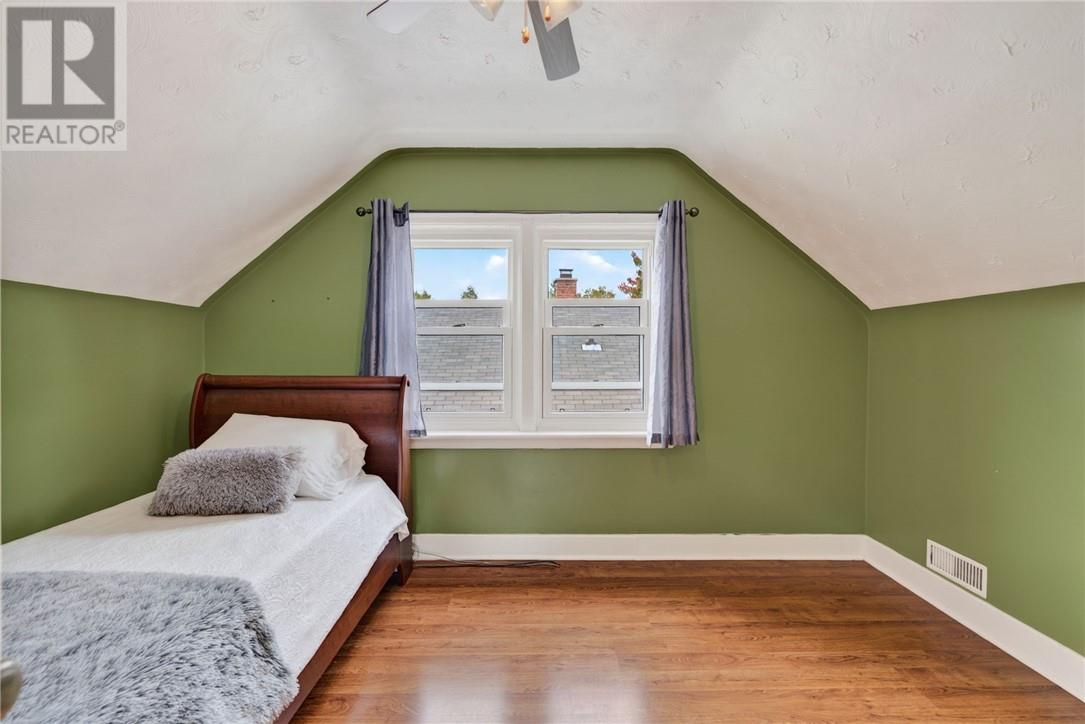 552 Pine Street Property Photo 43