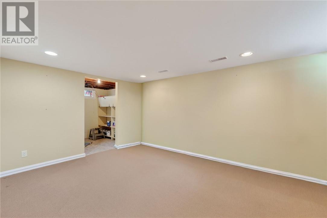 552 Pine Street Property Photo 50